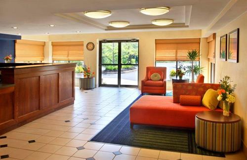 Fairfield-inn-IPortsmouthLobbyLR