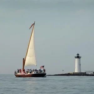 gundalow-company-Gundalow_Fort_Cocnstitution_at_Porsmouth_light