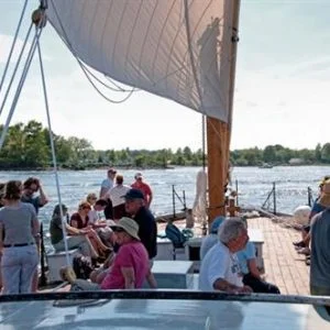 gundalow-company-sailing_group