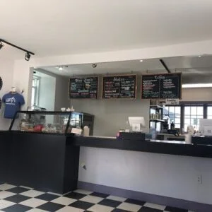 izzy-s-frozen-yogurt